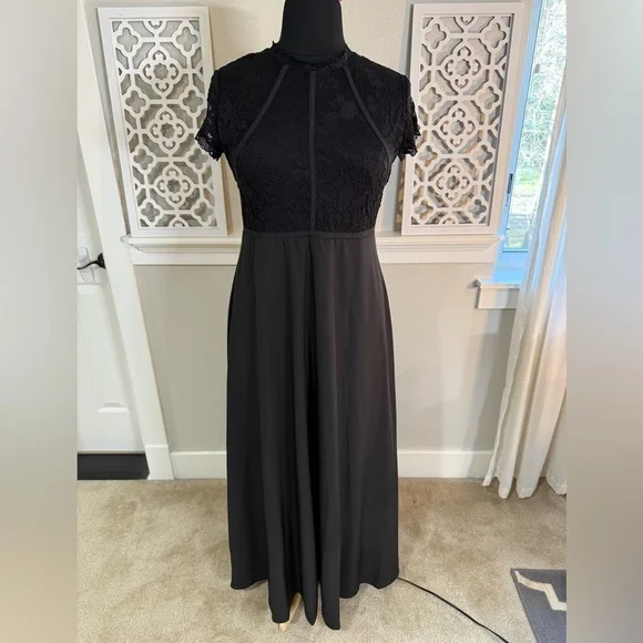 Chic Black Lace Maxi Dress - Picture 1 of 12